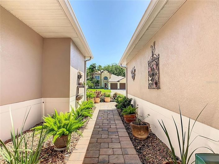 Image No.8-3 Bed Property for sale