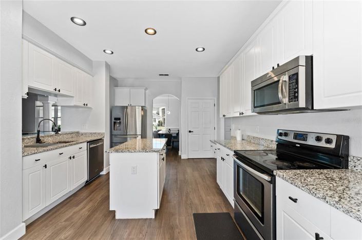 Image No.15-4 Bed Property for sale