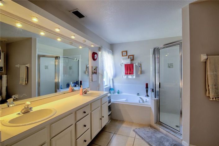 Image No.12-5 Bed Property for sale