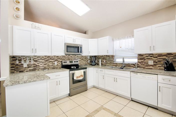 Image No.13-5 Bed Property for sale