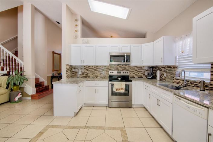 Image No.14-5 Bed Property for sale