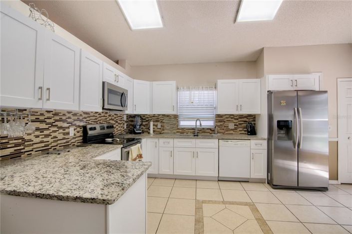 Image No.15-5 Bed Property for sale