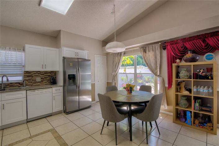 Image No.16-5 Bed Property for sale