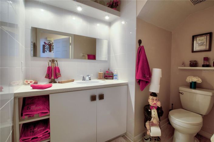 Image No.17-5 Bed Property for sale