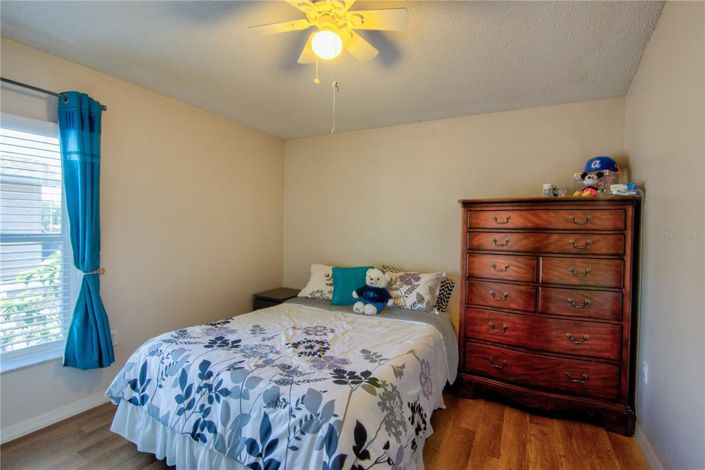 Image No.21-5 Bed Property for sale