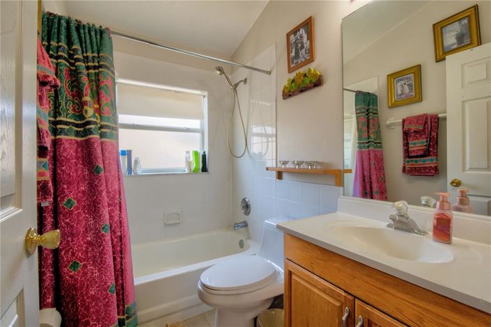 Image No.22-5 Bed Property for sale