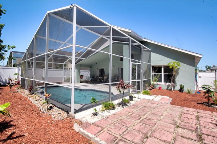 Image No.26-5 Bed Property for sale