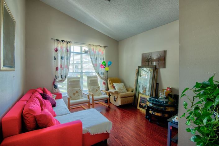 Image No.4-5 Bed Property for sale