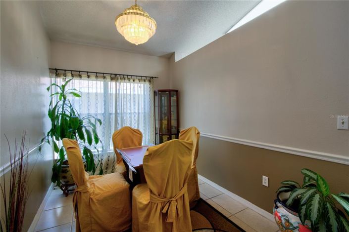 Image No.5-5 Bed Property for sale