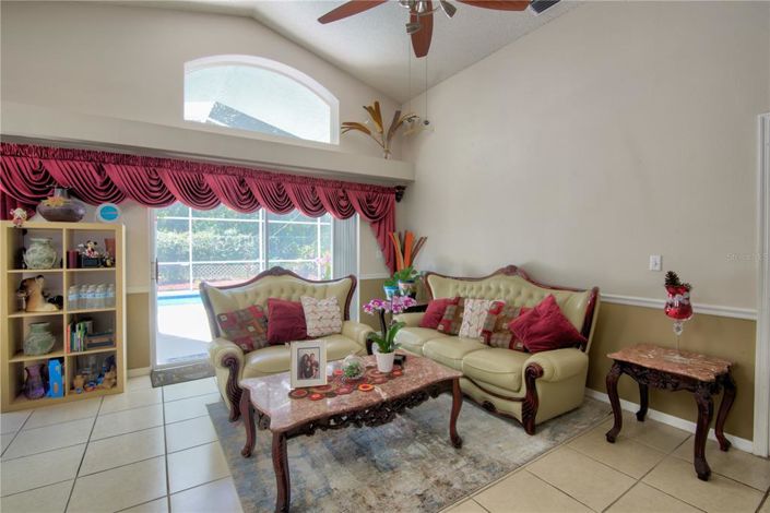 Image No.6-5 Bed Property for sale