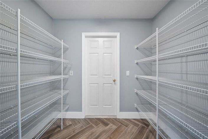 Image No.12-3 Bed Property for sale