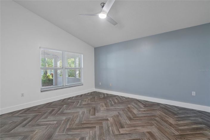 Image No.23-3 Bed Property for sale