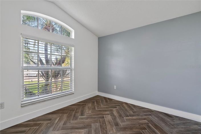 Image No.28-3 Bed Property for sale