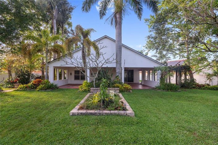 Image No.38-3 Bed Property for sale