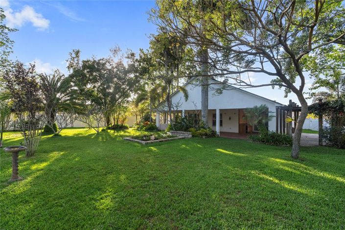 Image No.40-3 Bed Property for sale