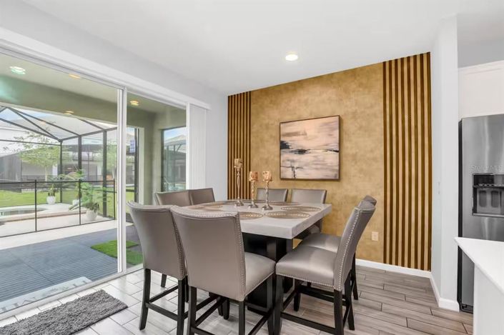 Image No.14-8 Bed Property for sale