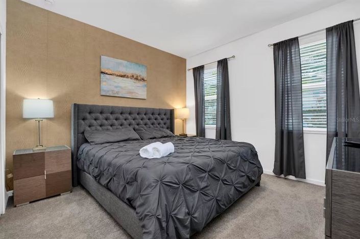 Image No.27-8 Bed Property for sale