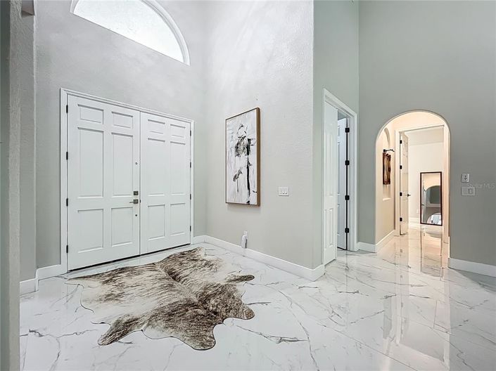 Image No.15-5 Bed Property for sale