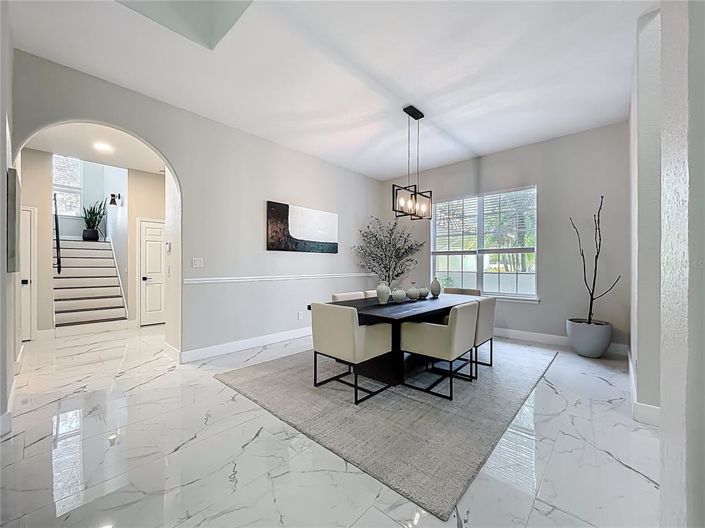 Image No.17-5 Bed Property for sale