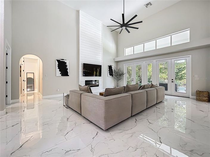 Image No.21-5 Bed Property for sale