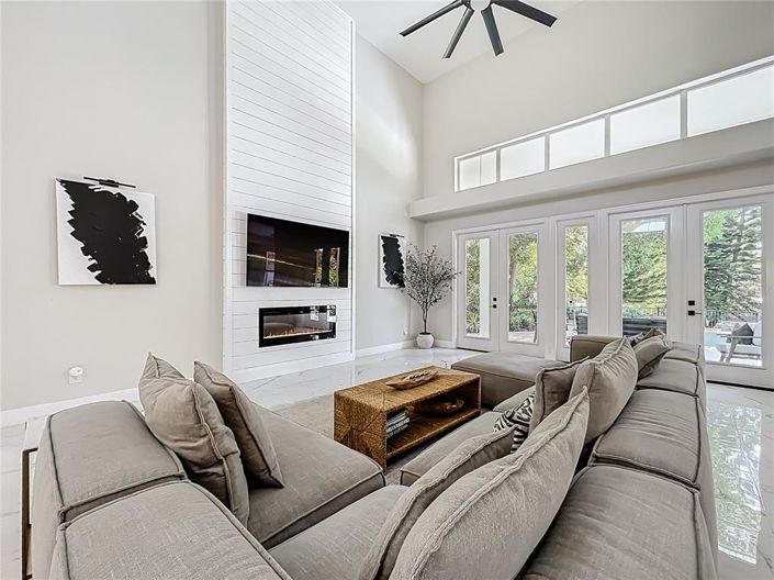 Image No.22-5 Bed Property for sale