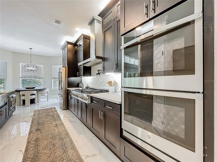 Image No.26-5 Bed Property for sale