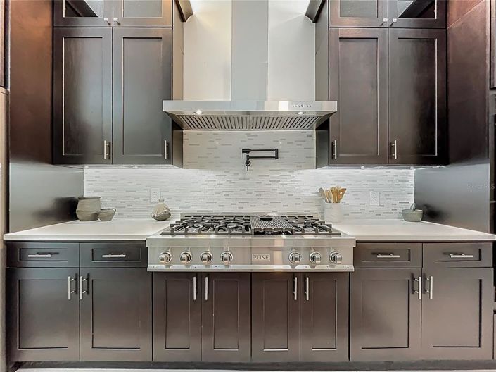 Image No.29-5 Bed Property for sale