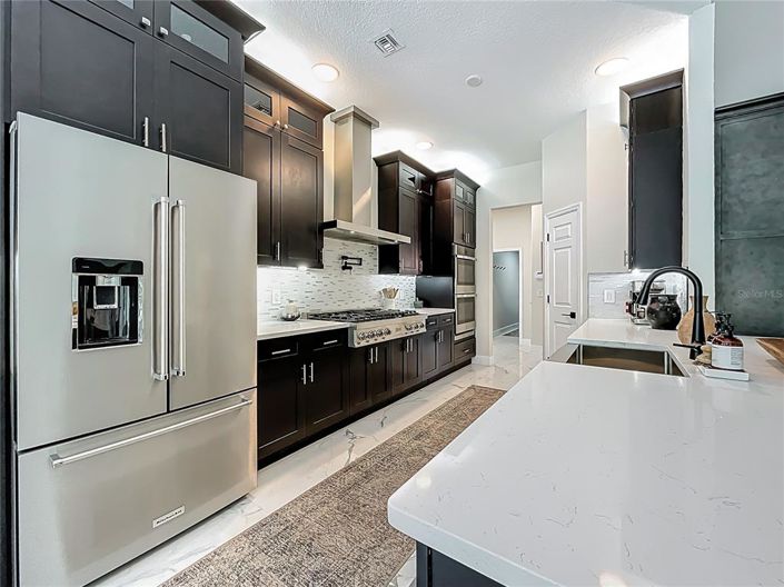 Image No.30-5 Bed Property for sale