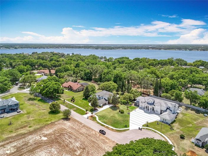 Image No.5-5 Bed Property for sale