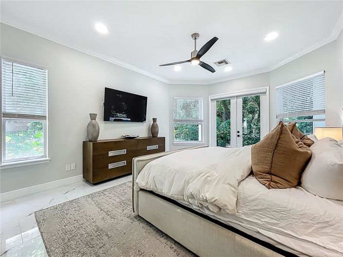 Image No.56-5 Bed Property for sale