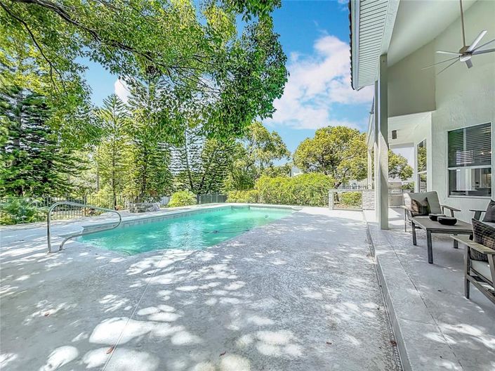 Image No.63-5 Bed Property for sale