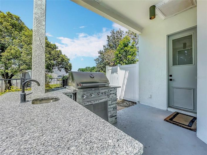 Image No.65-5 Bed Property for sale