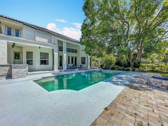 Image No.71-5 Bed Property for sale