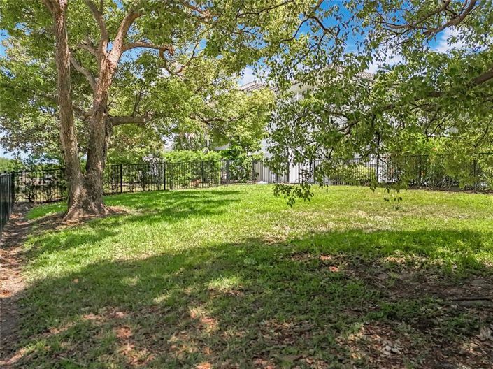 Image No.81-5 Bed Property for sale