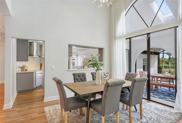 Image No.15-5 Bed Property for sale