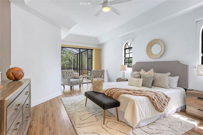 Image No.17-5 Bed Property for sale