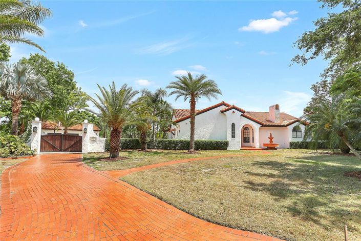 Image No.2-5 Bed Property for sale