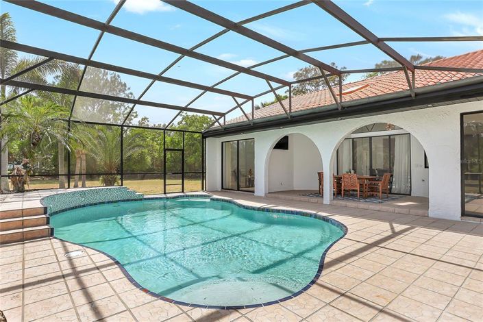 Image No.32-5 Bed Property for sale