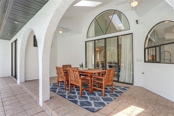 Image No.34-5 Bed Property for sale