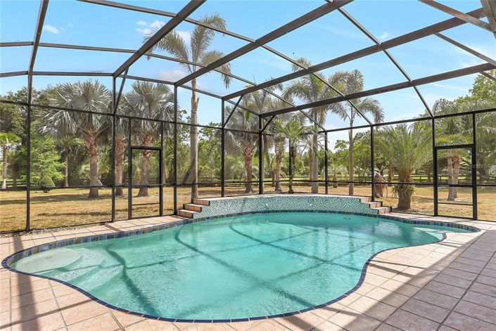 Image No.37-5 Bed Property for sale