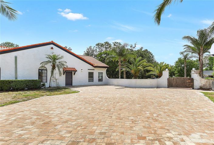 Image No.41-5 Bed Property for sale