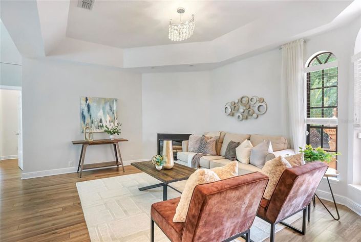 Image No.5-5 Bed Property for sale