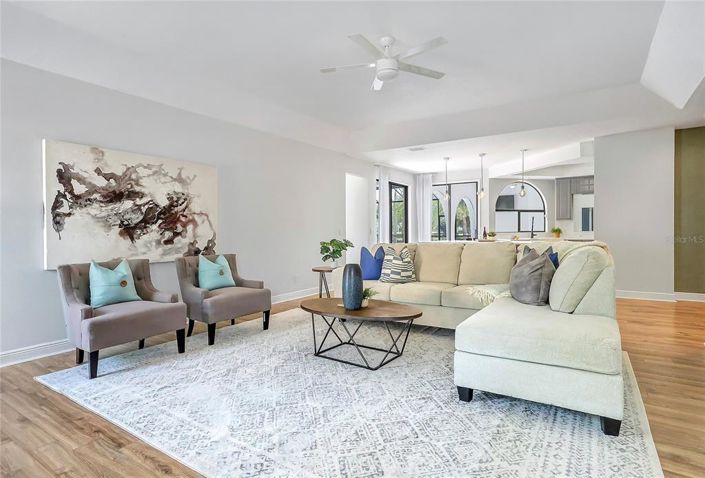 Image No.8-5 Bed Property for sale