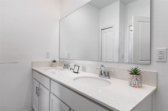 Image No.7-4 Bed Property for sale