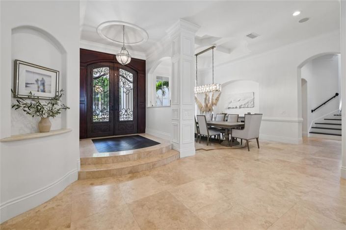 Image No.10-5 Bed Property for sale