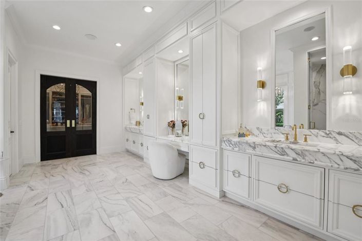 Image No.35-5 Bed Property for sale