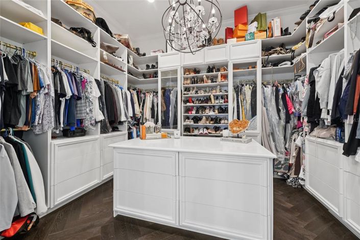 Image No.40-5 Bed Property for sale