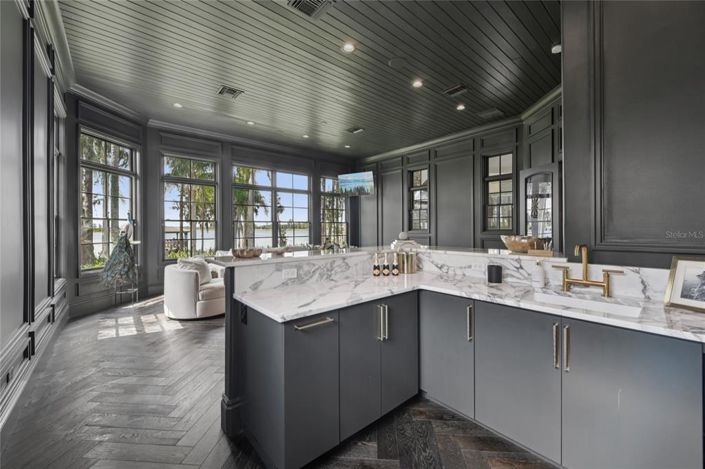 Image No.45-5 Bed Property for sale