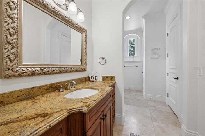 Image No.63-5 Bed Property for sale