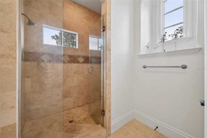 Image No.64-5 Bed Property for sale